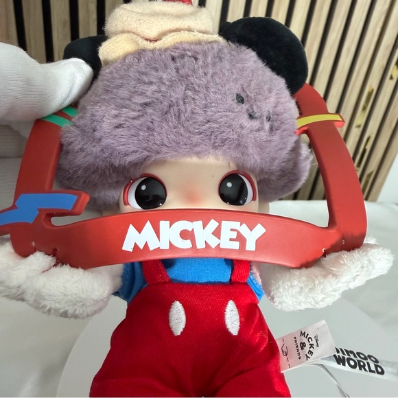 🏰 WOW 🤩 Dimoo World × Disney Vinyl Plush Keychain 💜 RARE "Secret Mickey TV Show" - Picture 8 of 10